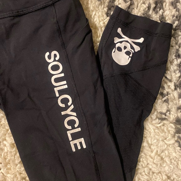 Lululemon x Soul Cycle Cropped Side Pocket Pants - Picture 3 of 7